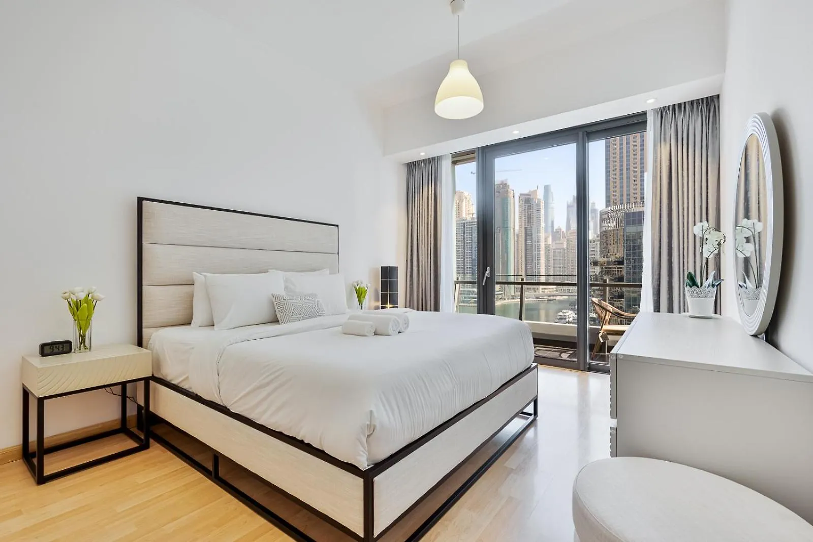 Apartment Dubai Marina View - 2Br Apt With Pool & Gym