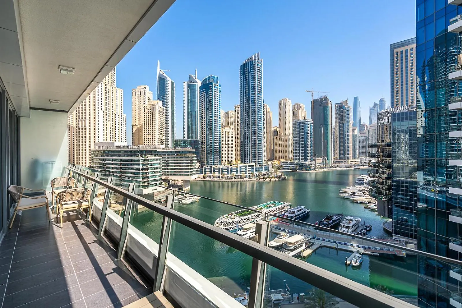 Dubai Marina View - 2Br Apt With Pool & Gym United Arab Emirates