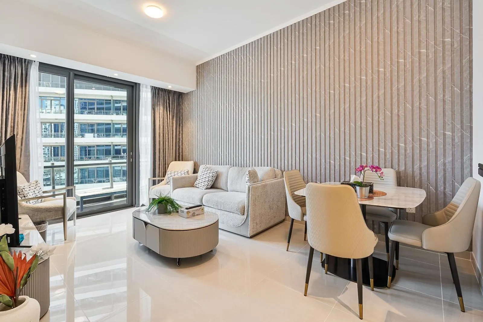 Dubai Marina View - 2Br Apt With Pool & Gym