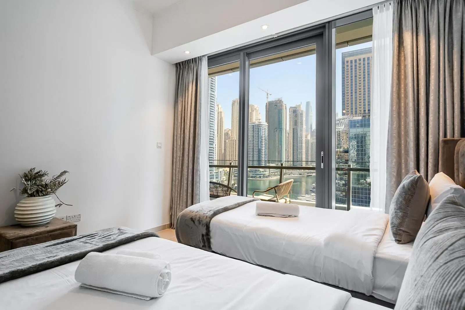 Dubai Marina View - 2Br Apt With Pool & Gym Verenigde Arabische Emiraten