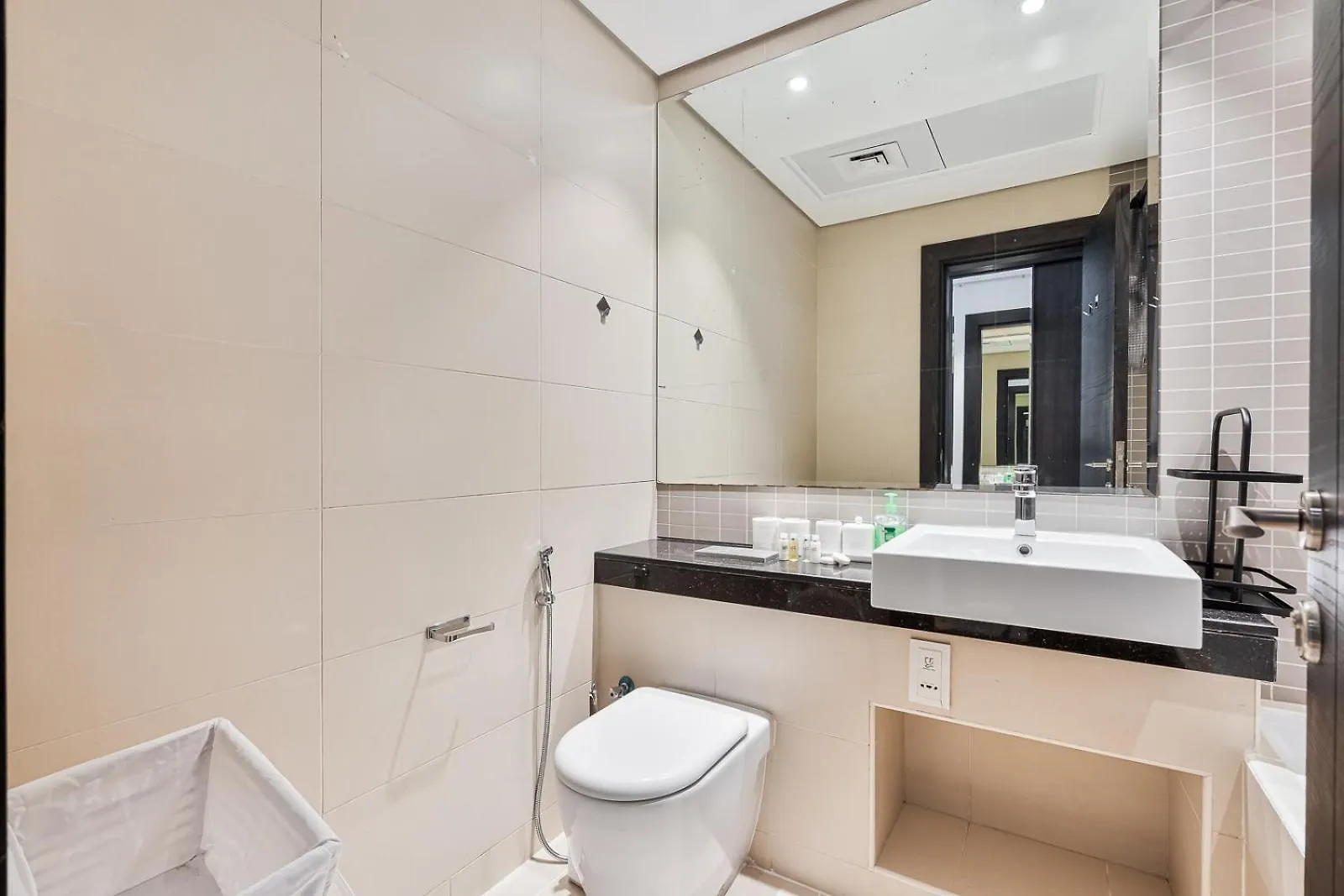 Appartement Dubai Marina View - 2Br Apt With Pool & Gym